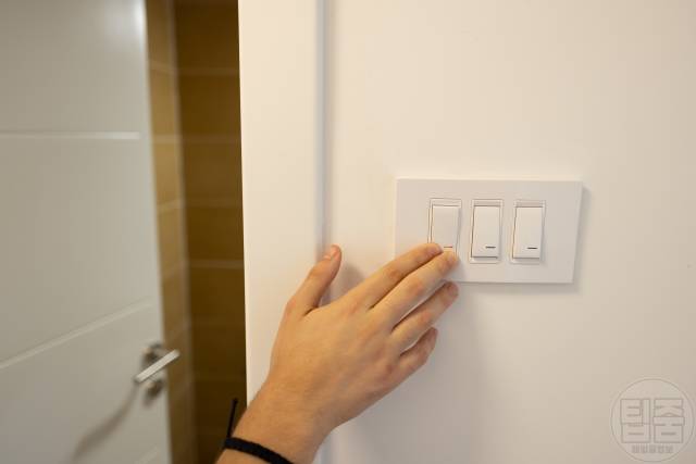 욕실 천장 곰팡이 제거 샤워 환풍기 켜기 결로