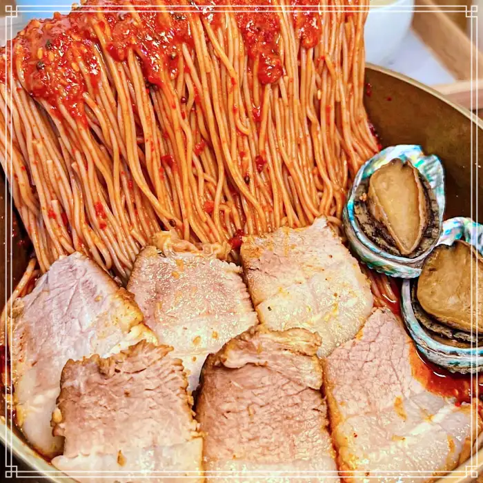 픽업 트렌드 스페셜 종로 3가&#44; 익선동 100% 메밀 막국수&#44; 들기름막국수 맛집