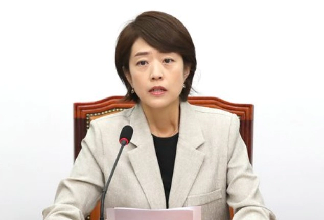 고민정 프로필 나이 학력 남편 아나운서 경력