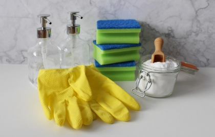 비행기를 새것처럼 만드는 보이지 않는 손길, 기내 청소원