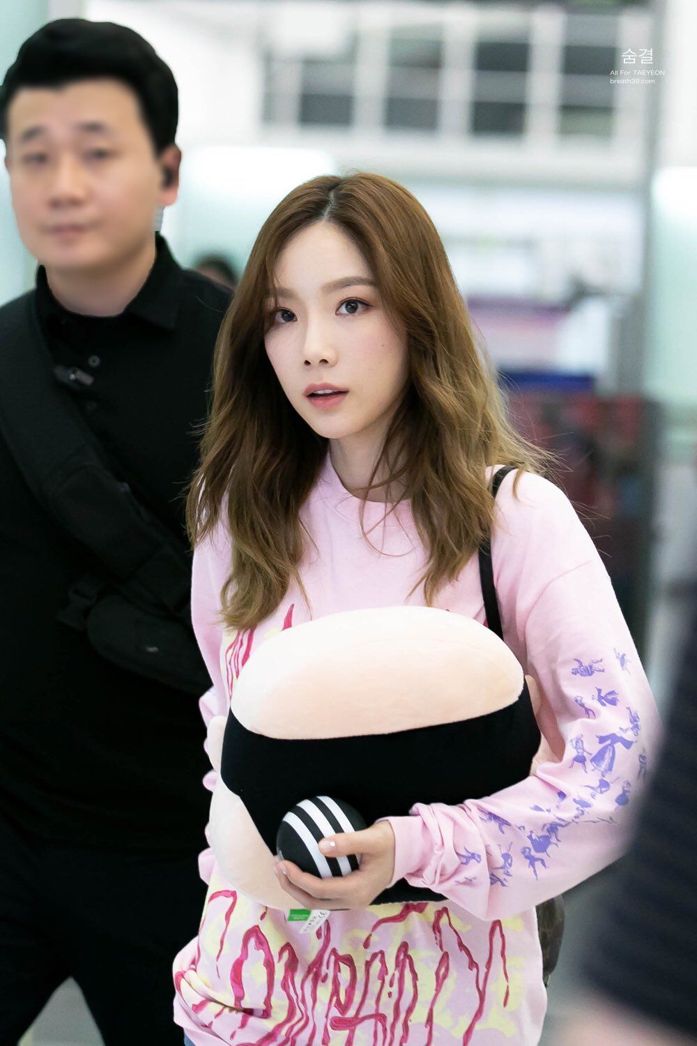 태연 공항패션 사진 태연 공항패션 사진