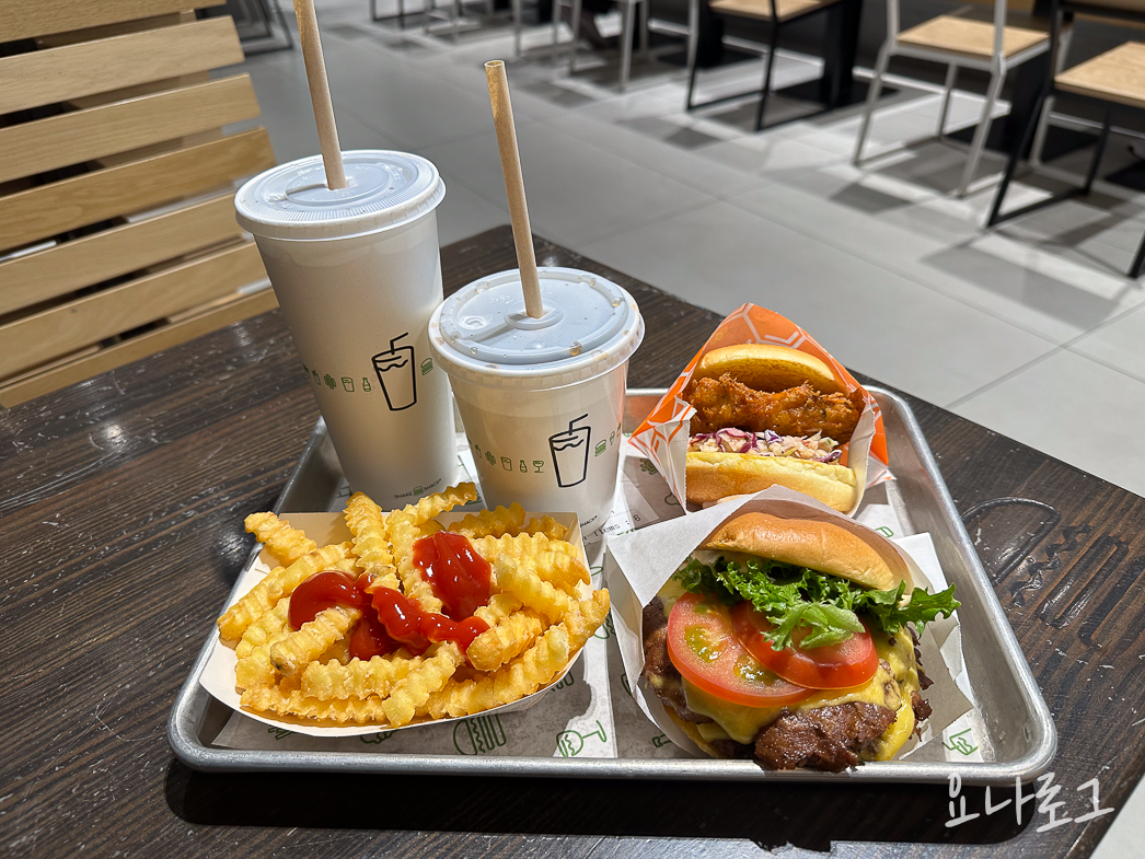 쉑쉑버거 쉑쉑 쉐이크쉑 쉐이크쉑햄버거 햄버거맛집 동탄맛집 동탄 동탄데이트 동탄햄버거 동탄수제버거 동탄맛집추천 동탄롯백 동탄롯백맛집 동탄롯데백화점 동탄롯데백화점맛집 동탄가볼만한곳