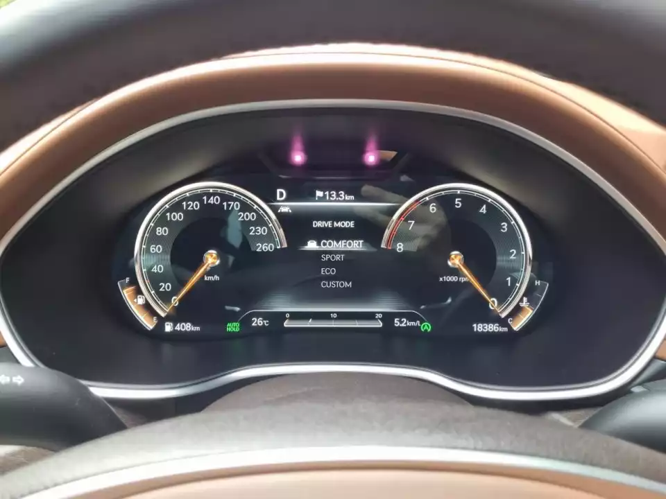 G80 2.5T에서 주행 모드는 컴포트로 충분했습니다.