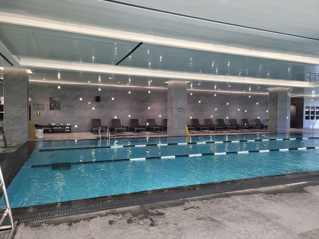 더블트리 바이 힐튼 서울 판교 수영장