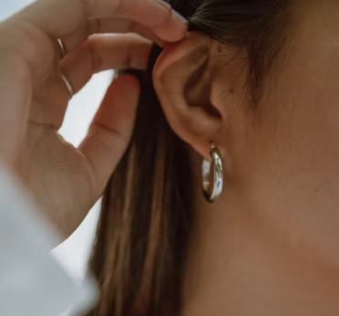 귀에서 삐소리가 나는 이유 이명 원인 대처법