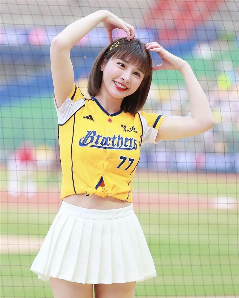 준준 (峮峮) QUN QUN1