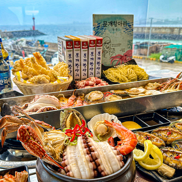 제주도 애월 맛집 현지인 추천 Best 10 제주달 애월해안도로본점 이춘옥원조고등어쌈밥 제주애월본점 제주 정직한돈 고이정 애월흑돼지 보리짚불구이 동경밥상 장인의집[본점] 갈치바다 애월 해물통라면 문개항아리 애월해안도로점 한라소곱창 애월 온기