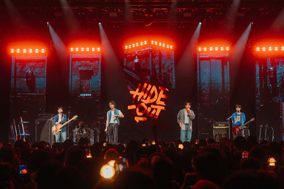 엔플라잉이 9일 '2025 N.Flying LIVE 'HIDE-OUT' in ASIA(2025 엔플라잉 라이브 '하이드-아웃' 인 아시아)' 타이베이 공연에서 무대를 선보이고 있다. [사진=FNC엔터테인먼트]