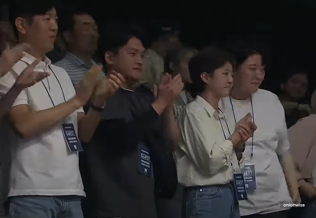 마르티네스를 응원하는 PBA팀리그 당구팀 선수들