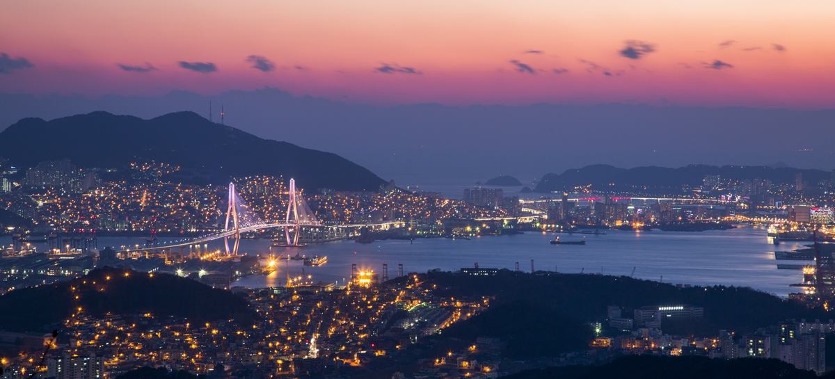 봄 커플 여행지 국내 추천 BEST 7 - 부산