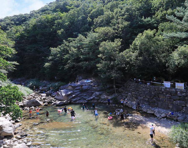 월악산 덕주 캠핑장 모습