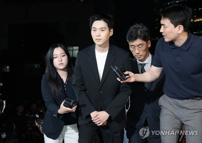 전동스쿠터 음주운전 BTS 슈가 17일만에 경찰 출석
