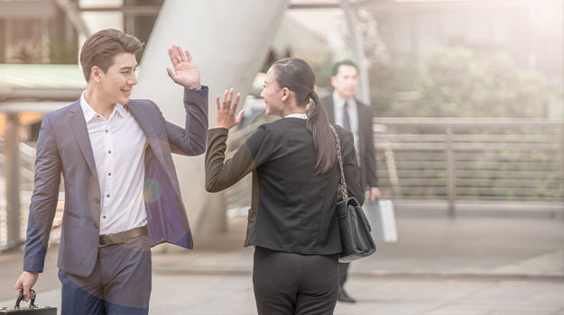 떠날 때는 말없이 고이 보내드리자.