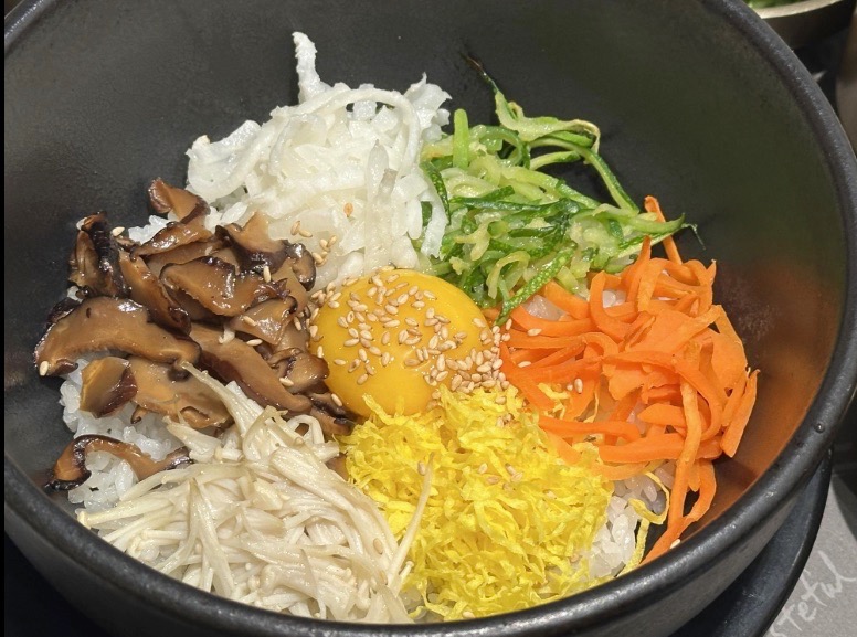 봄동 비빔밥 달걀은 반숙