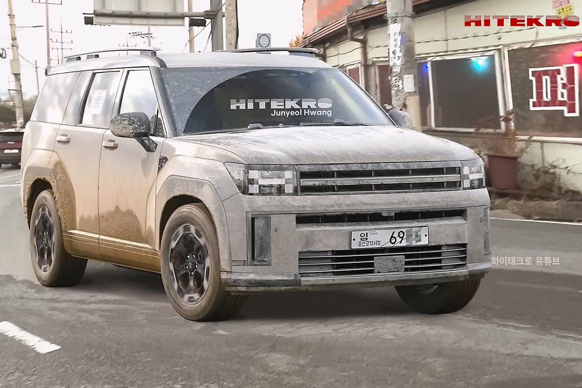 현대자동차가 올 하반기 선보일 신형 &lsquo;싼타페 풀체인지&rsquo; 모델이 새롭게 포착됐다.