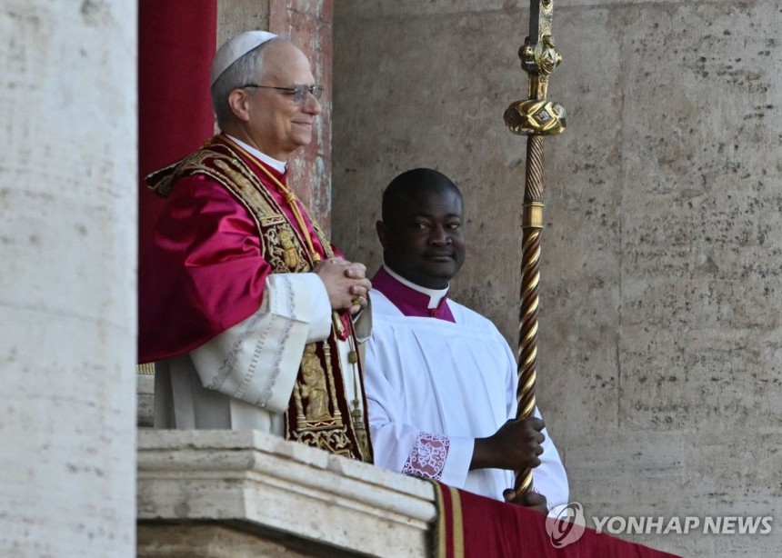 레오14세 미국출신교황 가톨릭역사 교황선출 교황즉위 프란치스코후임 레오13세계승 페루선교사 가톨릭개혁 사회교리 UrbiEtOrb