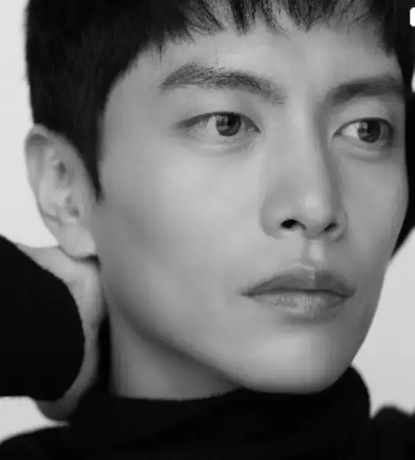 배우-이민기-사진