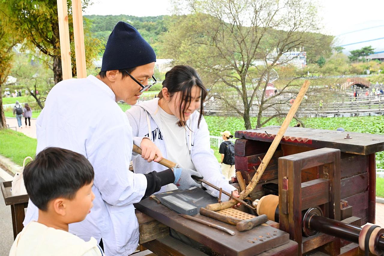 2025 안성맞춤 남사당 바우덕이축제&amp;#44; 전통과 흥이 살아있는 가을 대표 문화축제!