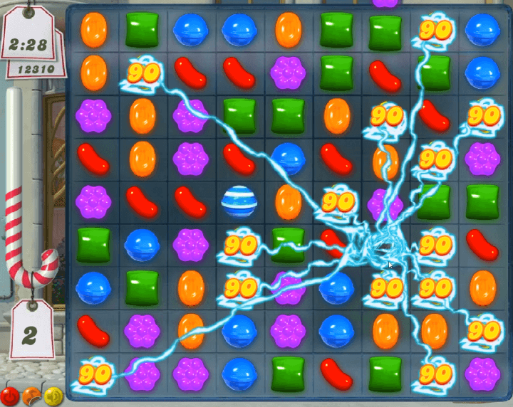 특수-캔디를-사용하여-주변-캔디들을-폭파시키는-화면