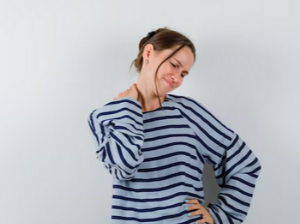 뒷목이 뻐근한 증상