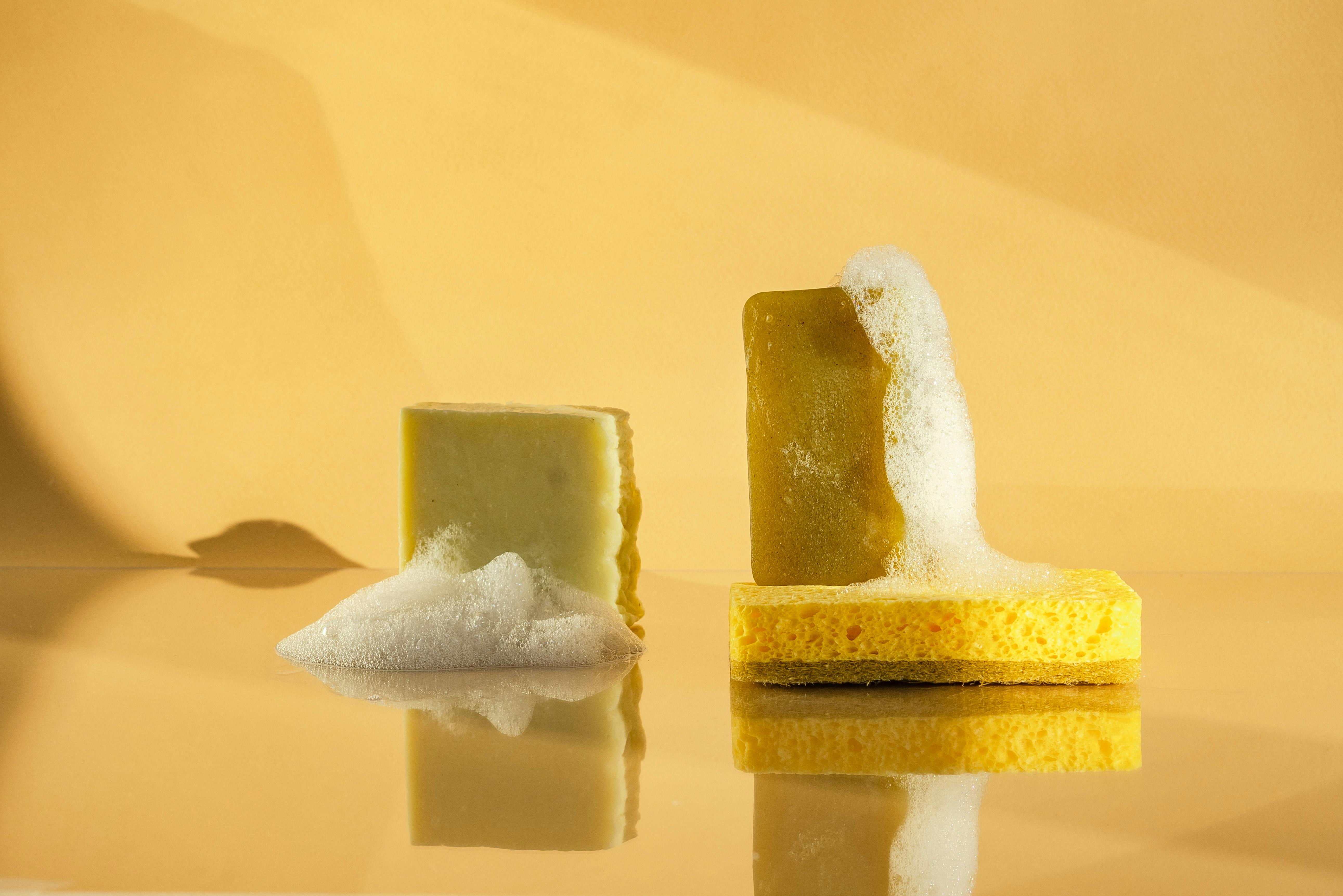 옷의 오래된 기름때 제거 비법 7가지: 효과적으로 깨끗하게 세탁하는 팁!