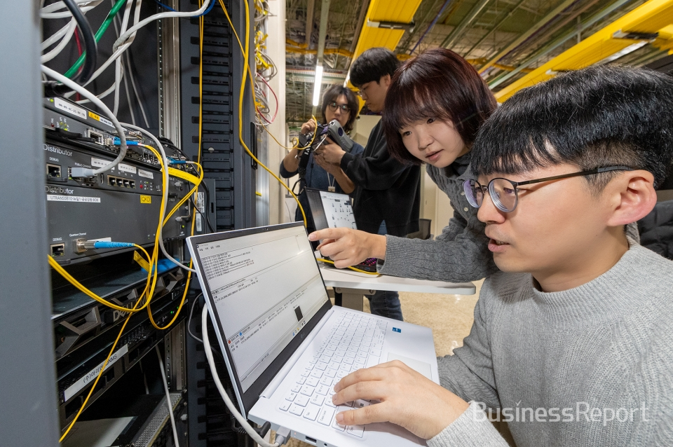 양자컴퓨터 관련주,미국 양자컴퓨터 ETF,양자컴퓨터 대장주,아이온큐 주가 전망,한국 양자기술 투자,QTUM ETF 구성