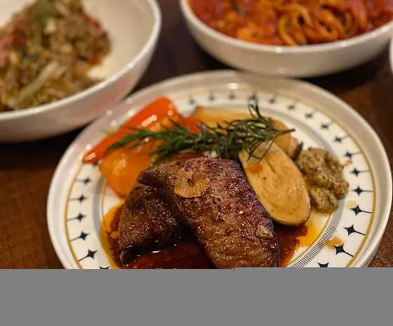 앤아더
