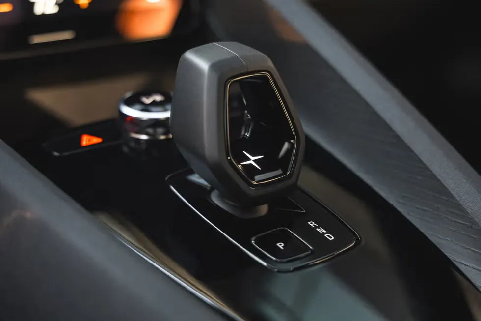 폴스타2 이미지