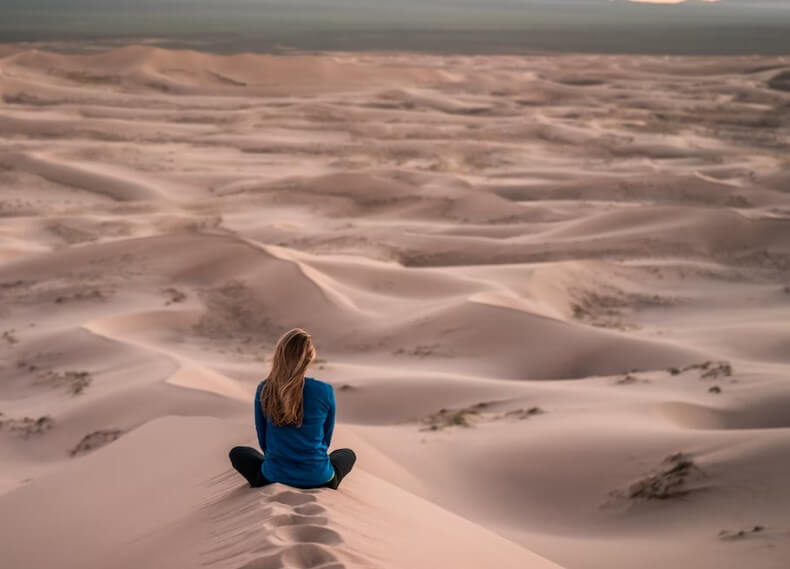 사막-명상