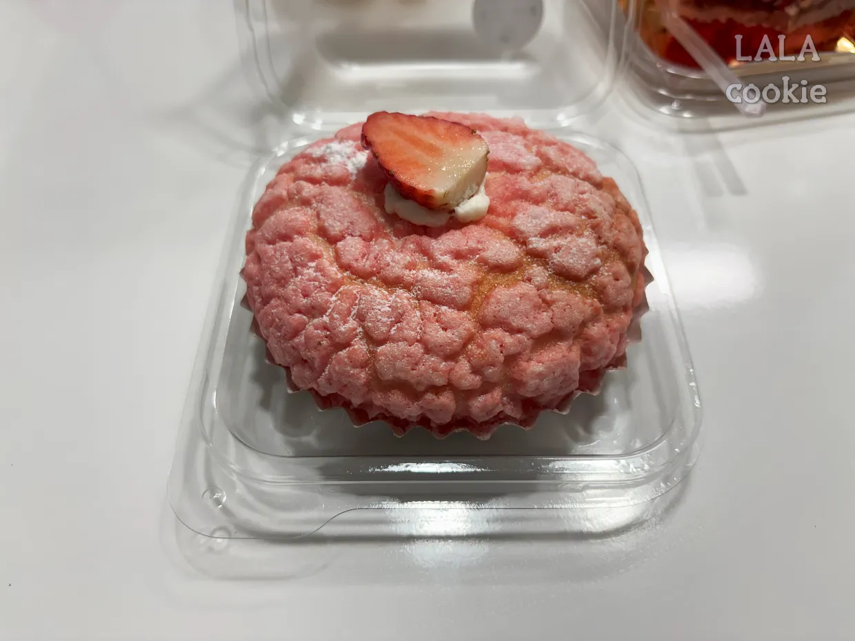 파리바게트-베리-스페셜-딸리-크림치즈-소보루번-사진