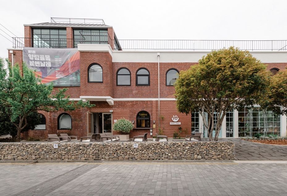 이두나 카페 촬영지 장소 10년후그라운드