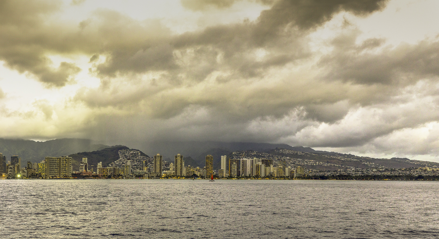 하와이 와이키키해변 야경