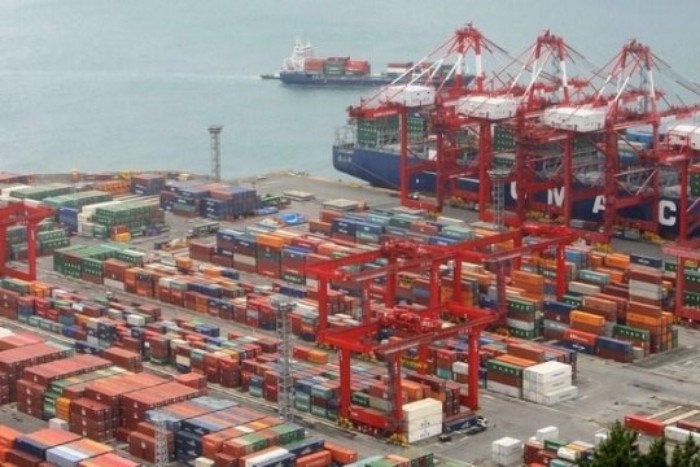 물류 관리사의 주무대인 컨테이너 터미널