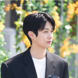 SBS 금토드라마 주연 김우주역의 최우식