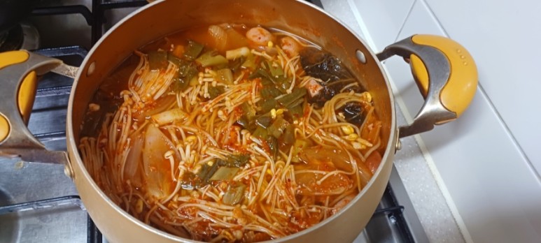 부대찌개 완성