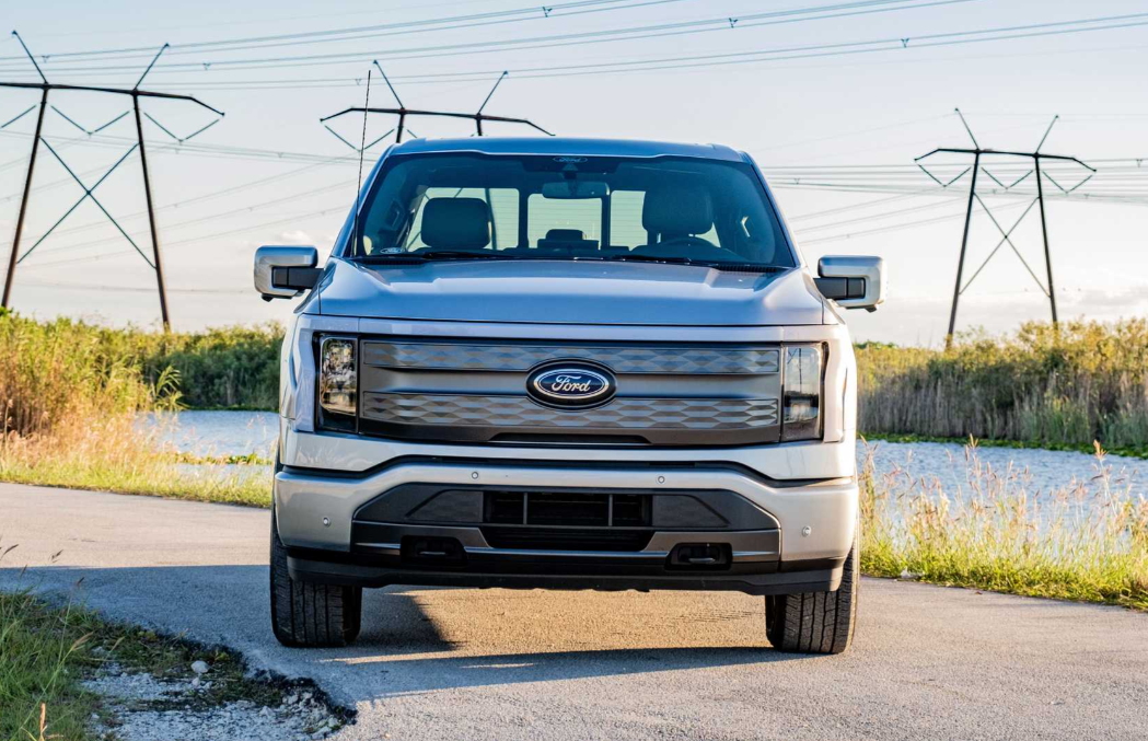 포드 F-150 라이트닝