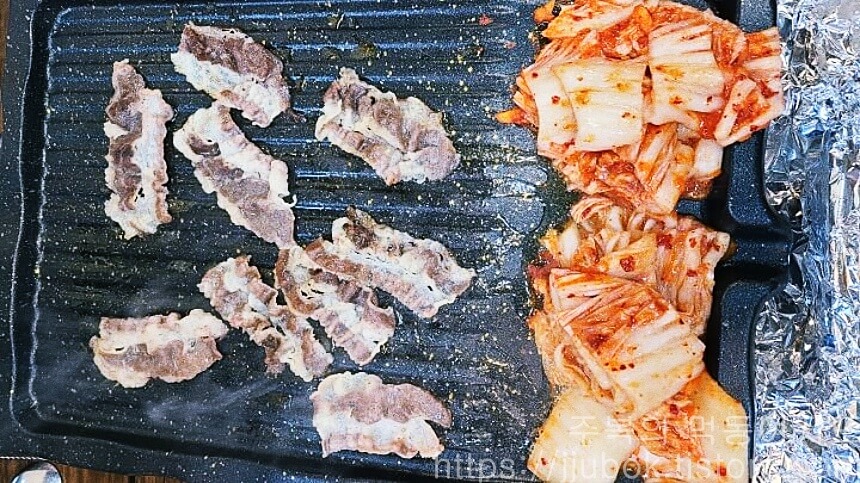 장수골-우삼겹-굽기-4