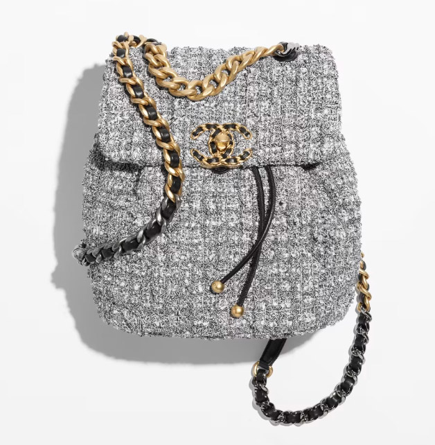 CHANEL-19-BACKPACK-트위드,-골드-메탈,-실버-메탈,-루테늄-메탈-화이트,-블랙