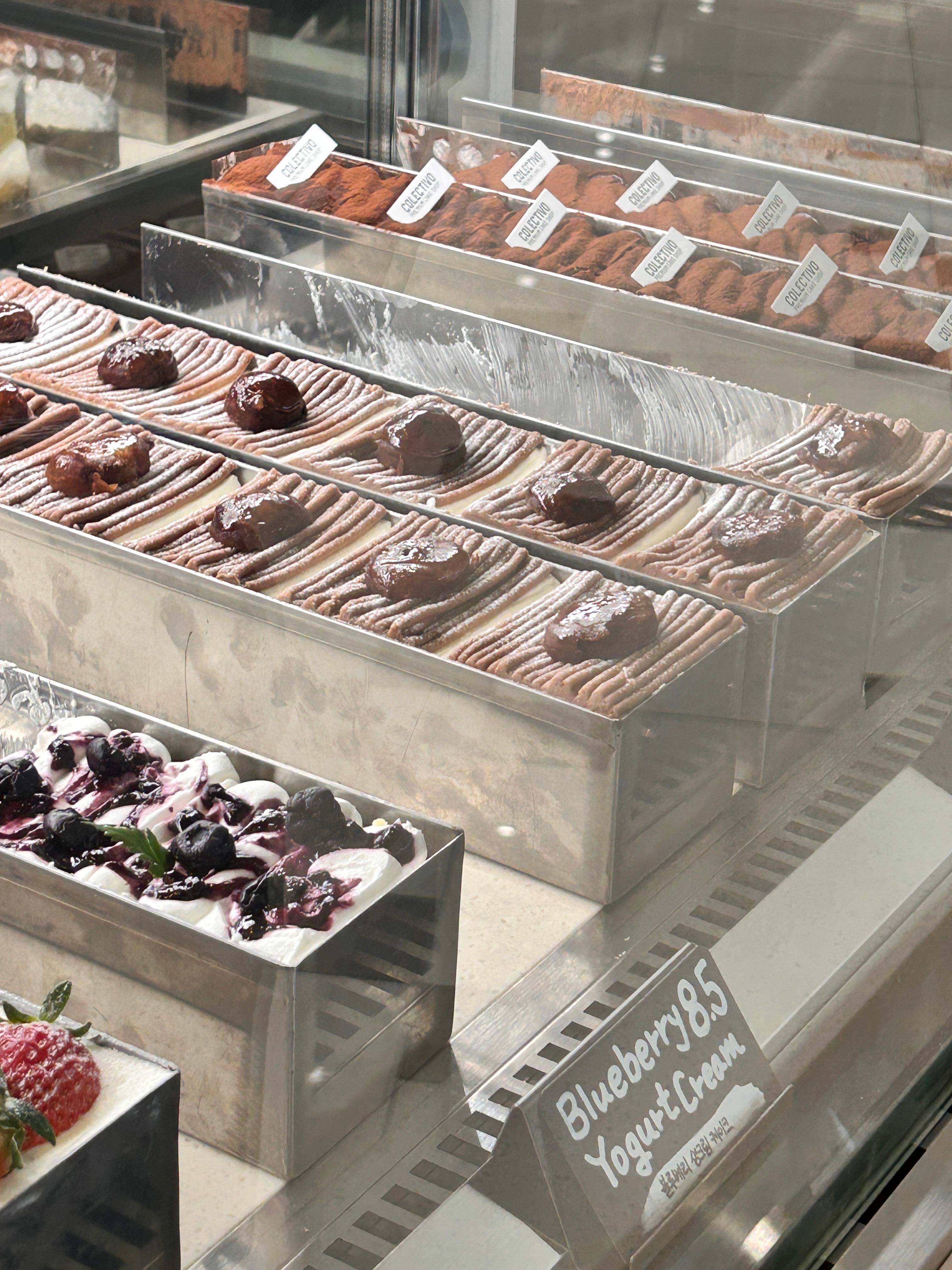 콜렉티보-케이크-진열대