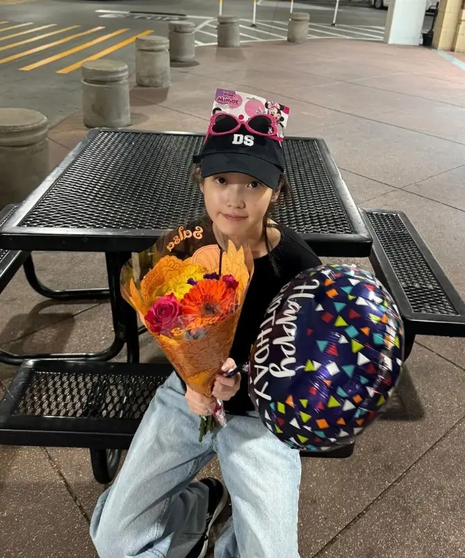 아이유 IU 프로필 갤러리ㅣ노래 음악 mbti 인스타 유튜브