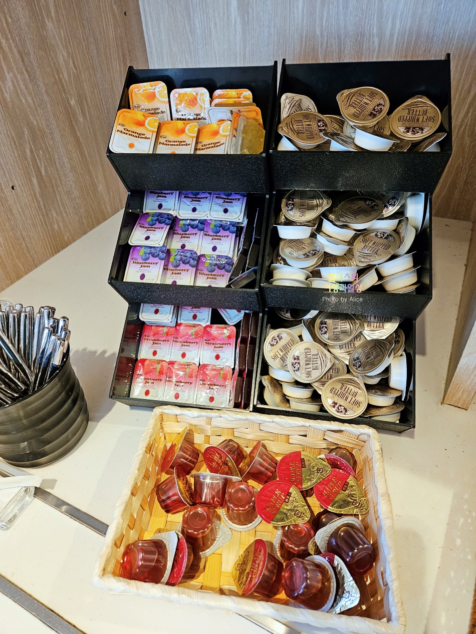 홀리데이 인&스위트 신오사카 조식 후기