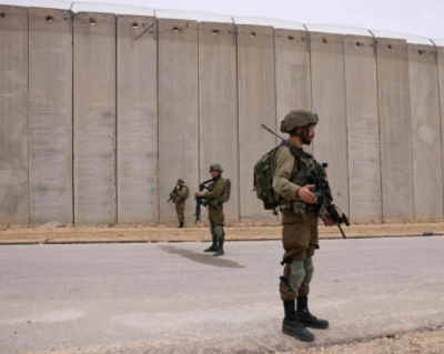 알트태그-가자지구 장벽을 지키는 군인