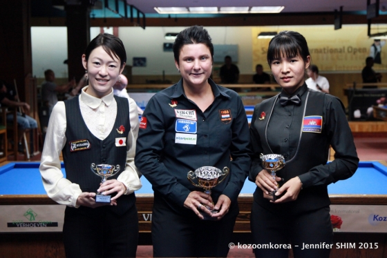 왼쪽 부터 히다오리에, 크롬펜하우버, 스롱피아비 선수