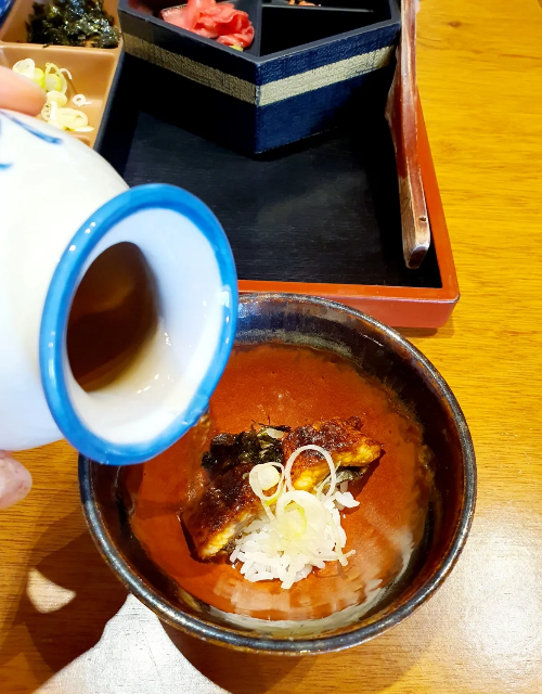 장어-덮밥-육수에-말기-2