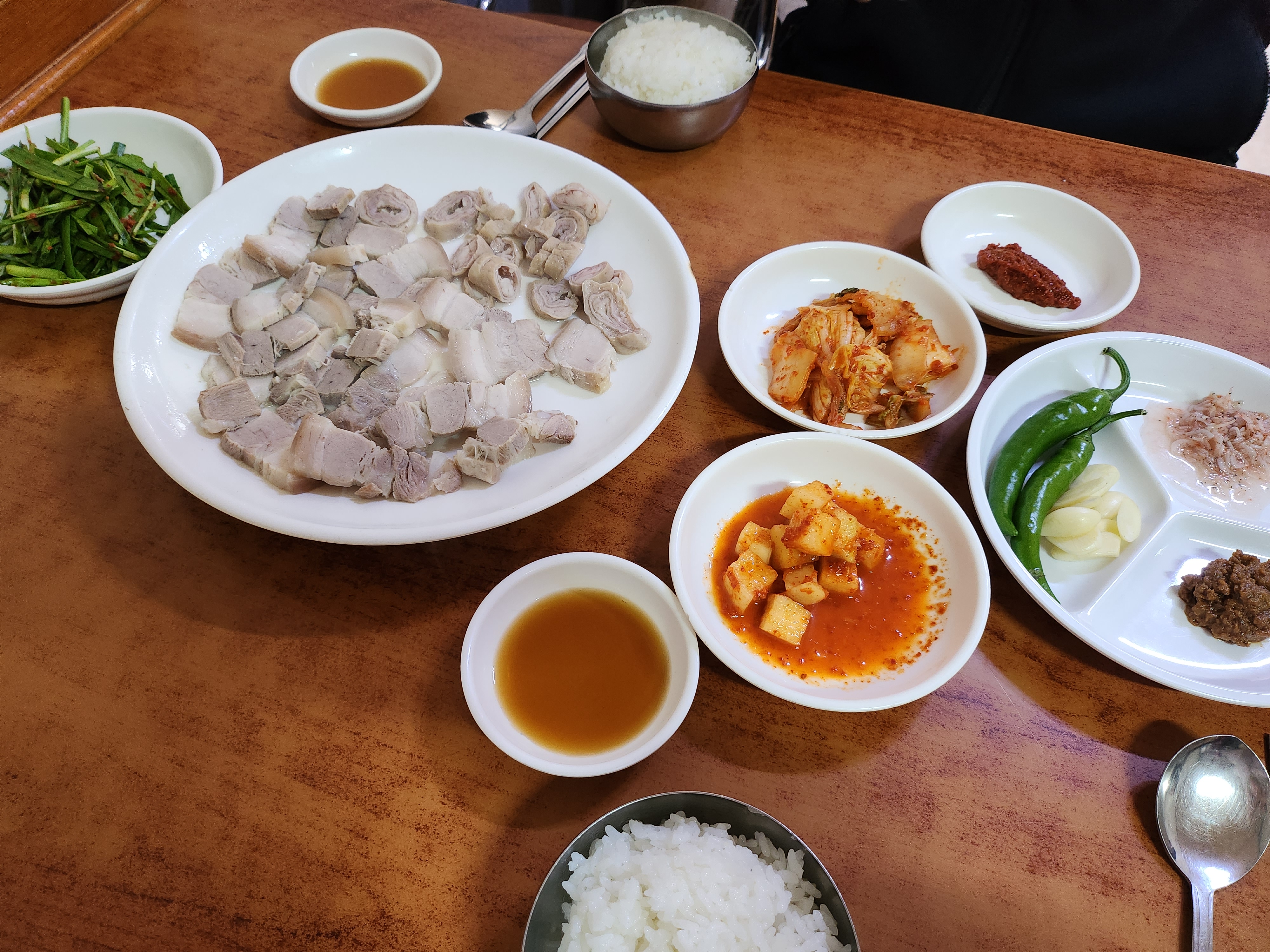 고기가-섞여진-내장수육