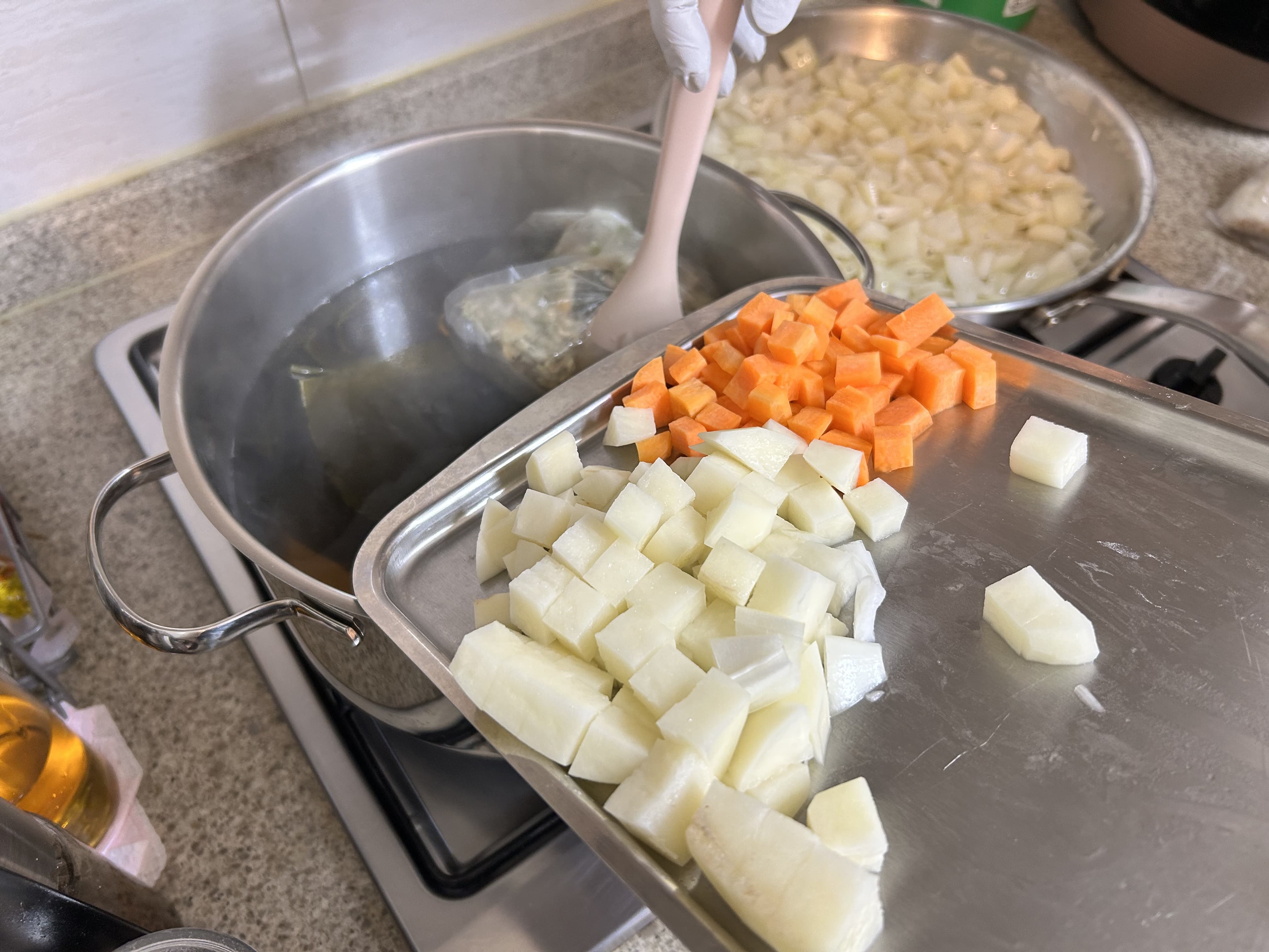 [chef&amp;#44; Daddy] 채수로 끓여 감칠맛 두 배! 스팸 카레 만드는 법 (돈까스 토핑까지)