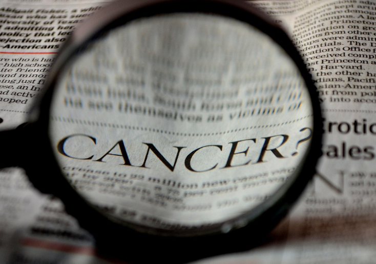 딸에게 꼭 맞혀야 할까? HPV 백신과 자궁경부암 예방