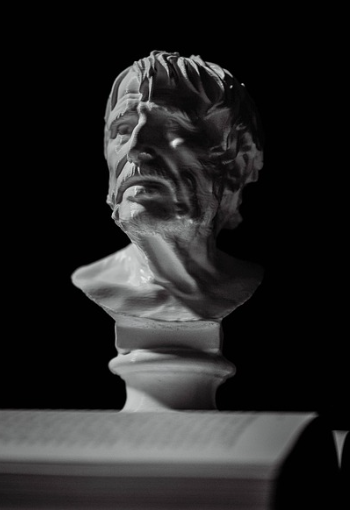 인문학자, 윤리학자, 철학자의 귀환-기술 진보의 시대에 더욱 절실해진 인간 중심의 사고