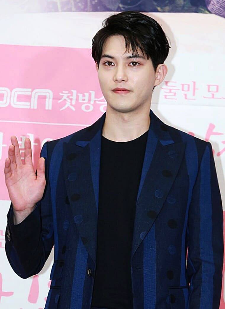 씨엔블루-출신-이종현