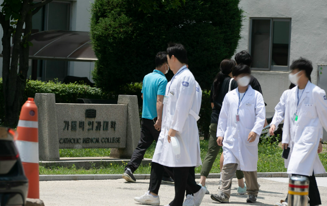 의대 증원 조정 문제의 장단점